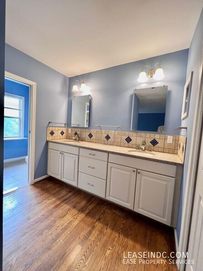 Building Photo - 1445 Hampton Hill Cir