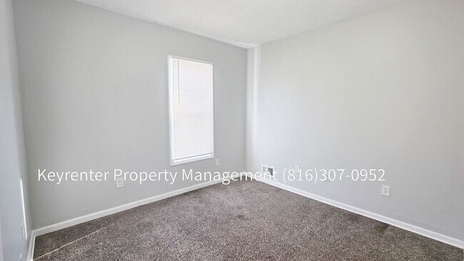 Building Photo - 142 N Bellaire Ave