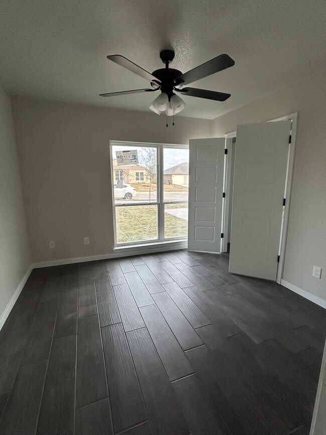 Building Photo - 6003 Aquilla Dr