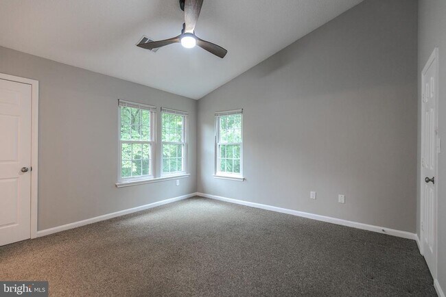 Building Photo - 1043 Downing Ct