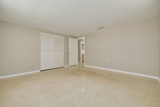 Building Photo - 3304 Bluebird Dr
