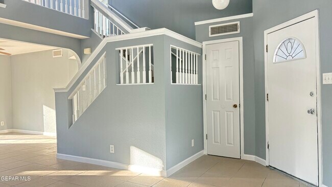 Building Photo - 7740 Luz De Camino Way