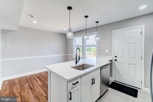 Building Photo - 1902 Good Hope Ct SE