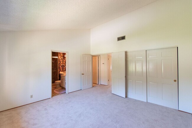 Building Photo - Spacious and Bright Townhome in Amazing Park like Community with Cupertino Schools and Large 2 Ca...