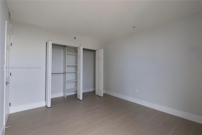 Building Photo - 20515 E Country Club Dr