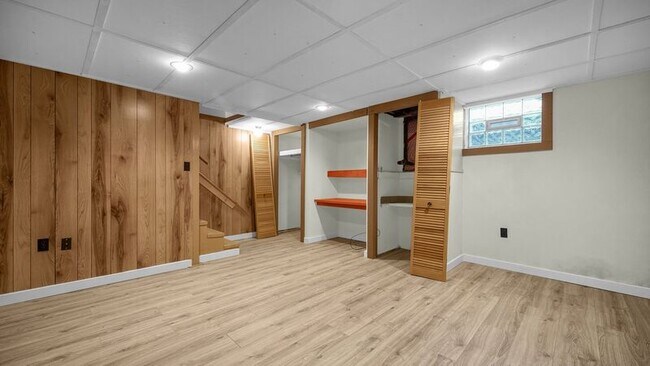 Building Photo - 1810 Northwest Ct