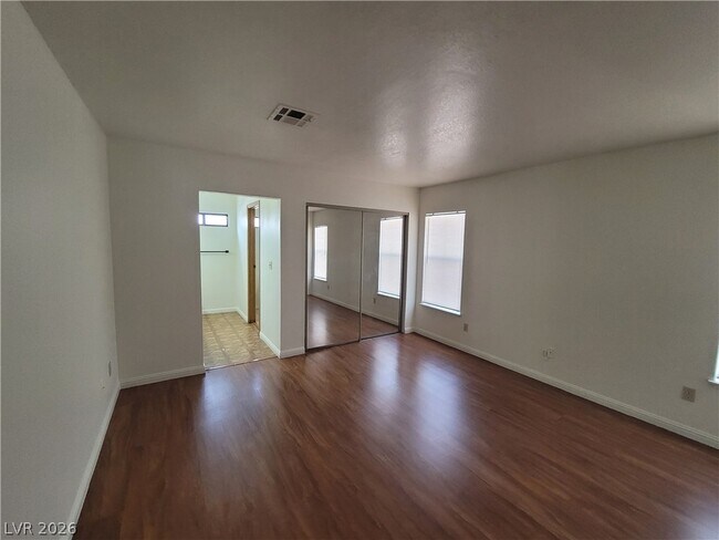 Building Photo - 1321 Del Mar St