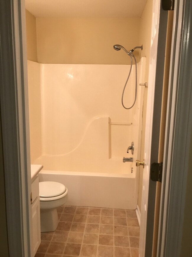 Building Photo - 5606 Landings Pkwy