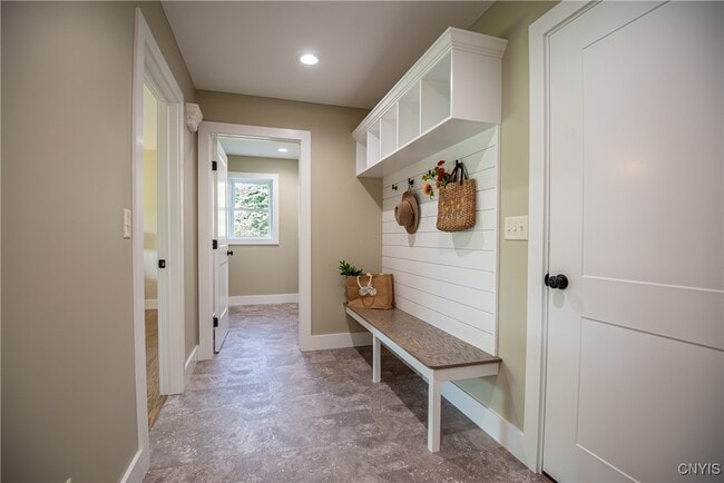 Building Photo - 6251 Meadow Dr