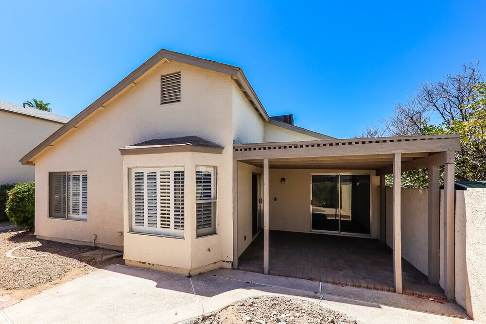 Building Photo - 8810 W Grovers Ave