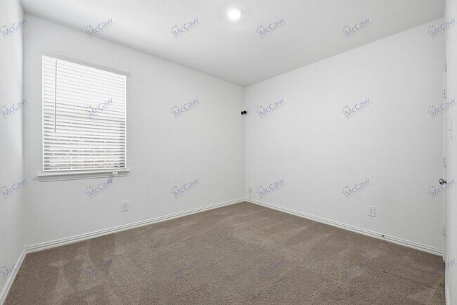 Building Photo - 2528 Starwater Dr