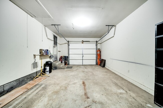 Building Photo - 119 Lake Terrace Dr