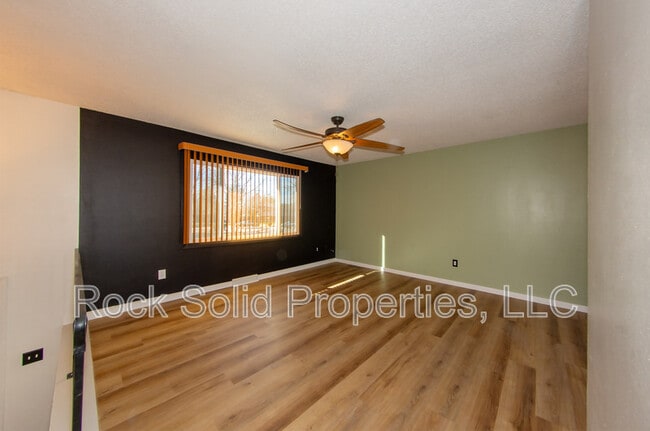 Building Photo - 4405 Ocean Ave