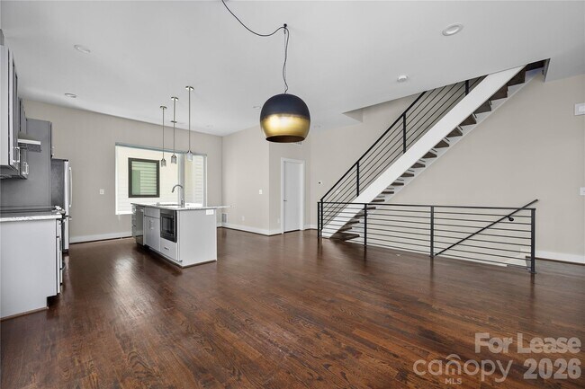 Building Photo - 1008 Westbrook Dr