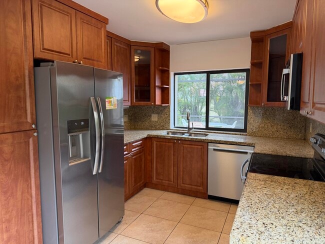 Building Photo - 2925 Azalea Dr