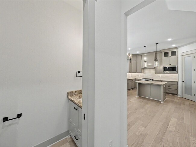 Building Photo - 7671 Scenic Vly Ave