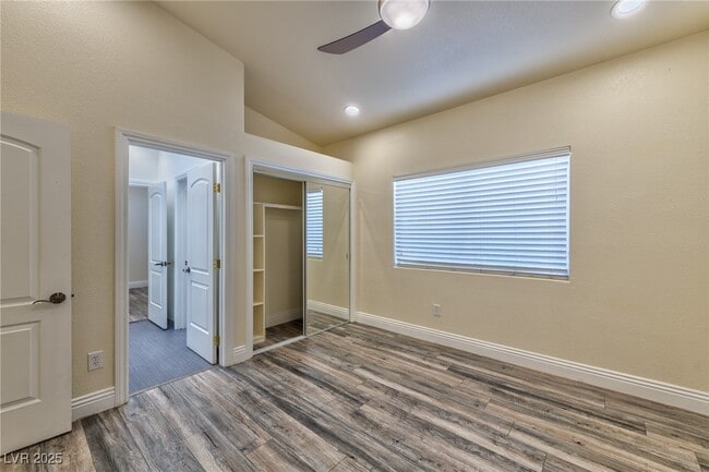 Building Photo - 8129 Pacific Cove Dr