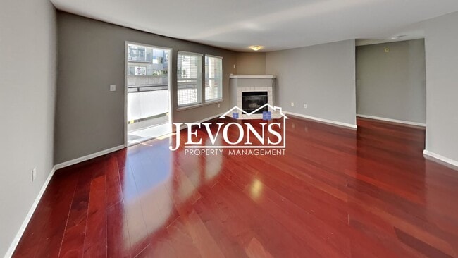 Building Photo - Stunning property in the heart of Seattle ...