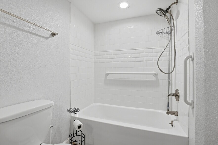 Building Photo - 8327 S Upham Way