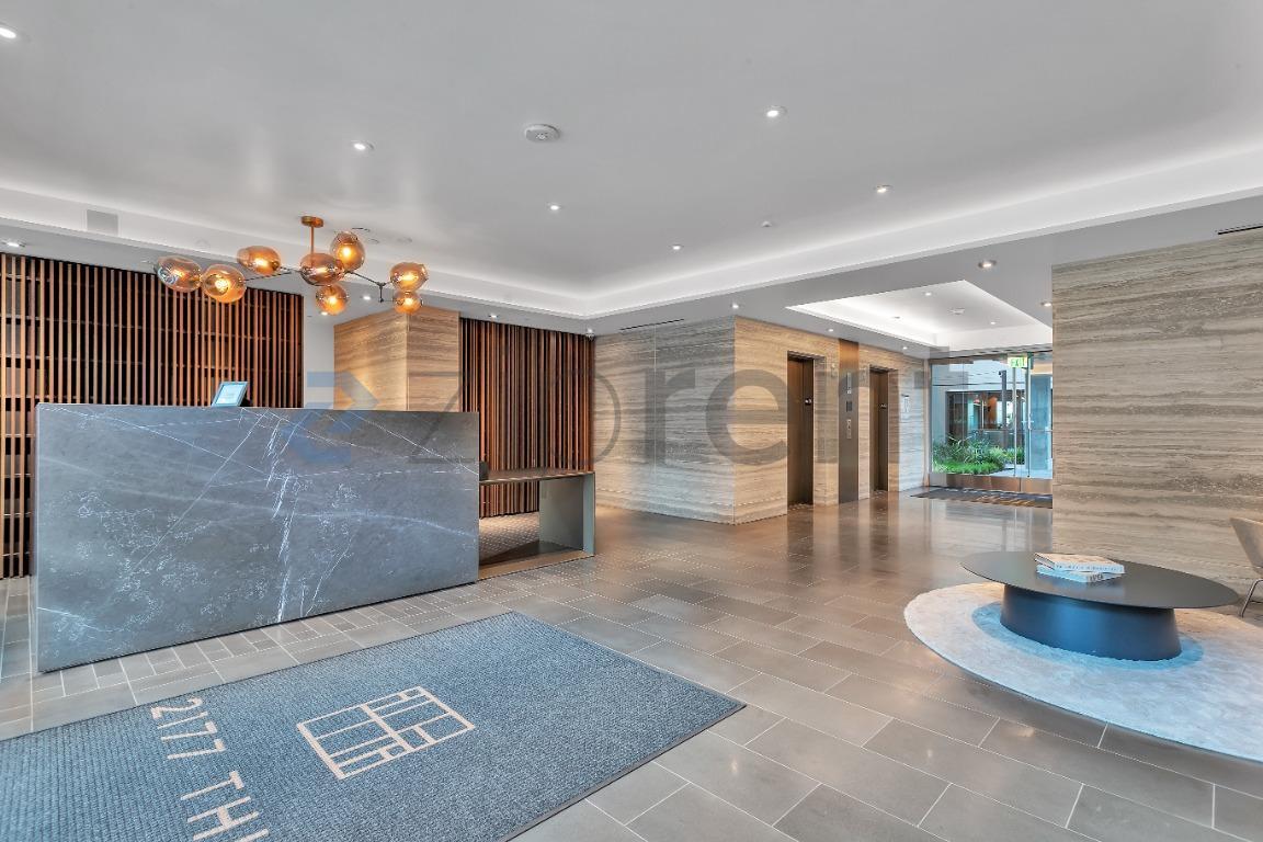 Building Photo - Unit 422