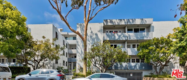 Nice building with trees - 901 10th St