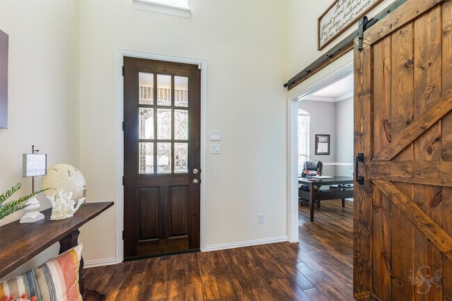 Building Photo - 6003 Hedgepark Dr