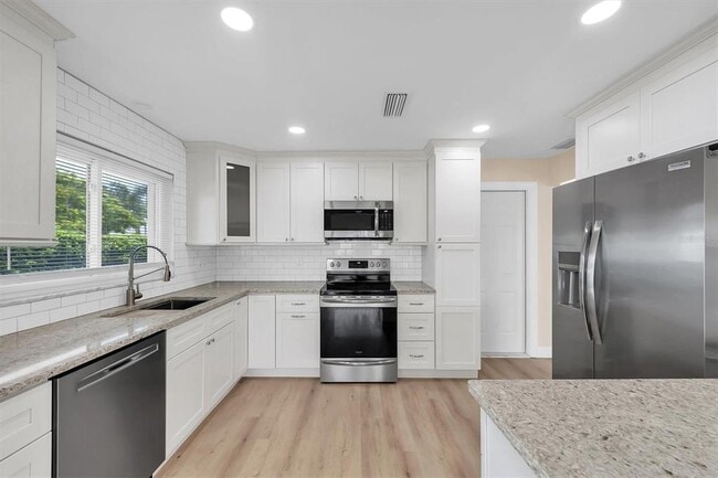 Building Photo - 315 Buttonwood Ln