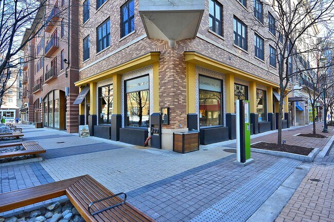 Building Photo - GREAT LOCATION!! Stunning 3BD/3.5BA luxury 4-level townhouse!
