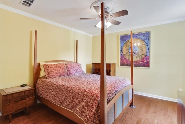 Building Photo - 8900 Carroll Manor Dr