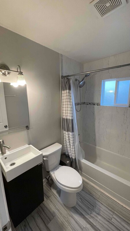 Building Photo - 3052 S Grape Way