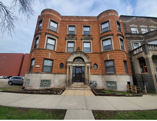 Primary Photo - 4319 S Michigan Ave