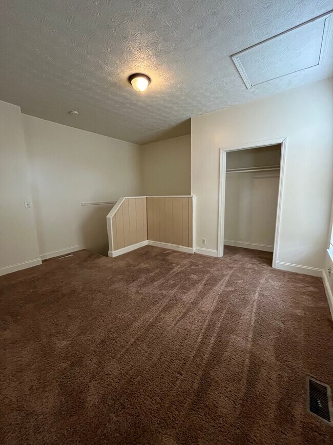 Building Photo - 1031 Euclid