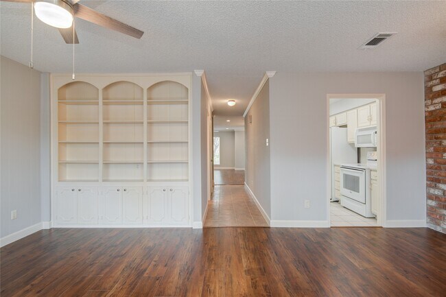 Building Photo - 14529 Misty Meadow Ln