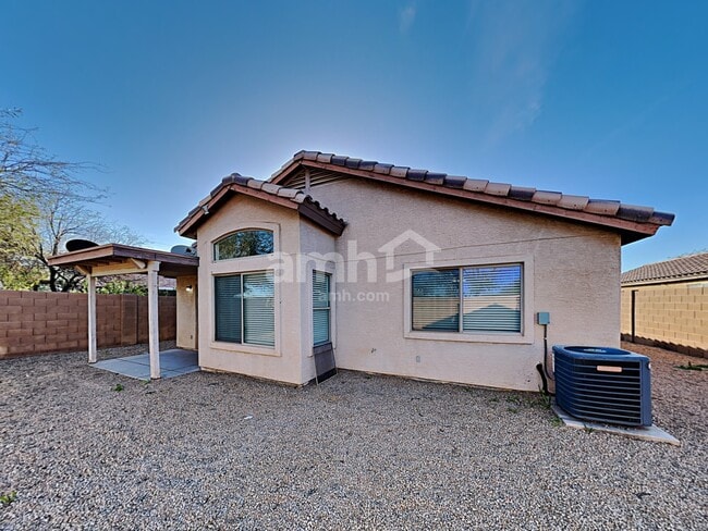 Building Photo - 2637 S 63rd Dr