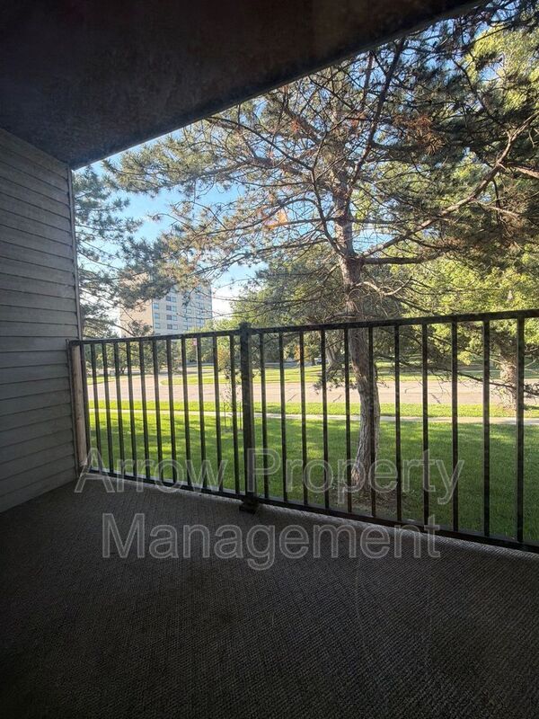 Building Photo - 3405 Holdrege St