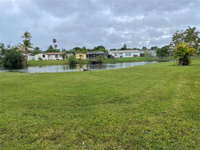 Building Photo - 8135 Sunrise Lakes Blvd
