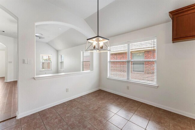 Building Photo - 28519 Lockeridge View Dr
