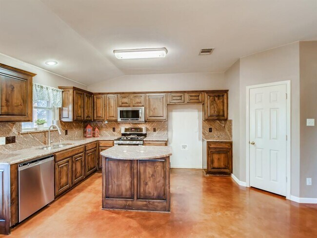 Building Photo - 3676 Spring Canyon Trail