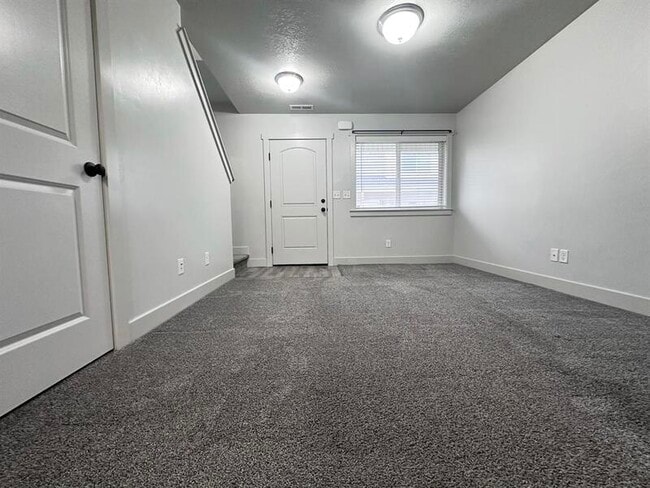 Building Photo - 483 N 2650 W