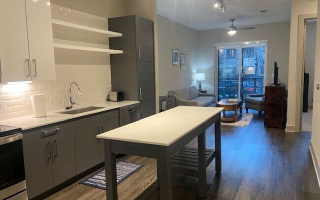 Building Photo - 3101 Akers Mill Rd SE