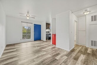 Building Photo - FALL IN LOVE with Highland Park Living!
