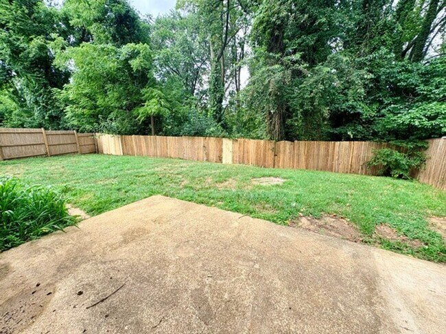 Building Photo - 3 Bedroom Townhouse in Arnold