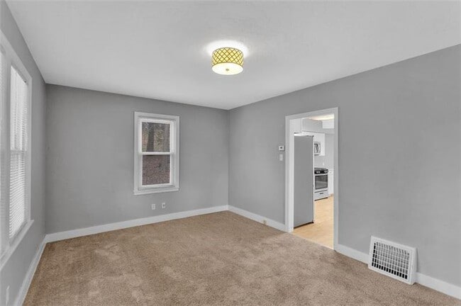 Building Photo - 1499 Stoltz Rd