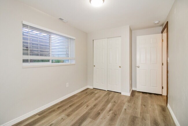 Building Photo - 14122 Rosaleen Ln