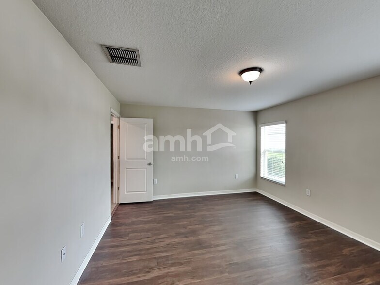 Building Photo - 10504 Fuzzy Cattail St