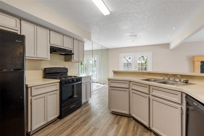 Building Photo - 1717 Parkfield Cove