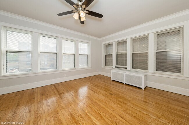 Building Photo - 6815 S Crandon Ave