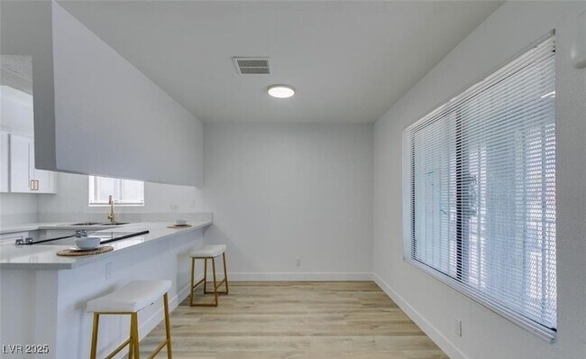 Building Photo - 6932 Kilgore Dr