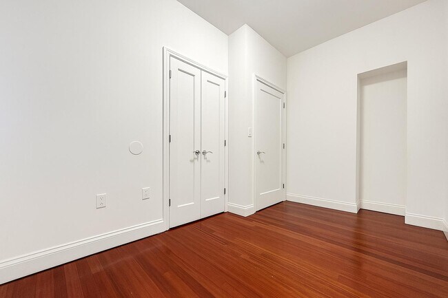 Building Photo - 601 W 137th St