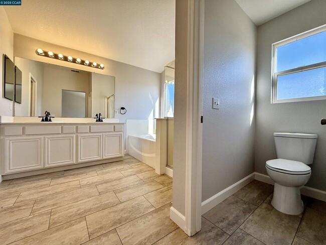Building Photo - 4431 Meadow Valley Cir